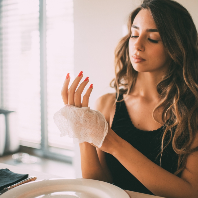 Napkin Kit 12 Salviette Compresse Rinfrescanti e Igienizzanti GO 08 - immagine 4