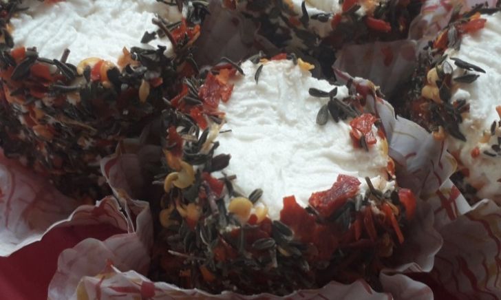 Caprino pasticcino con peperoncino e timo - immagine 2